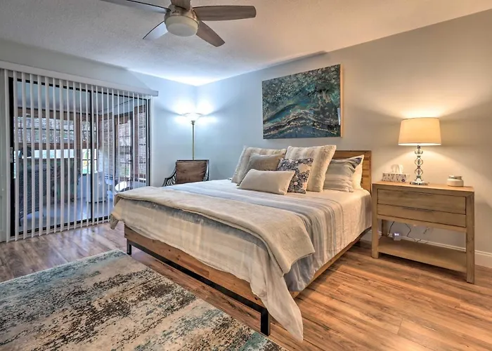 Outdoor Retreat In Edgewater With Private Pool